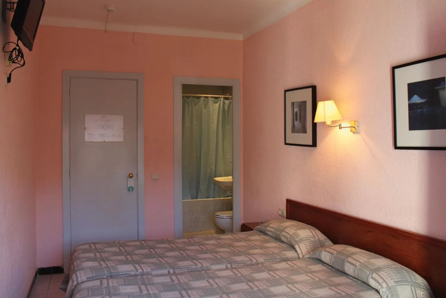 Hostal Solimar Badalona 2*,  Espanha